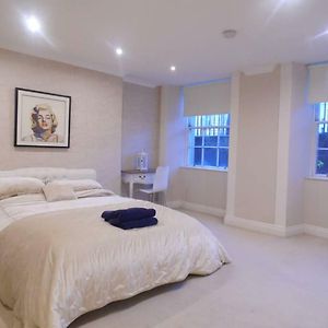 WEST END - 2 bedroom, main door flat with parking
